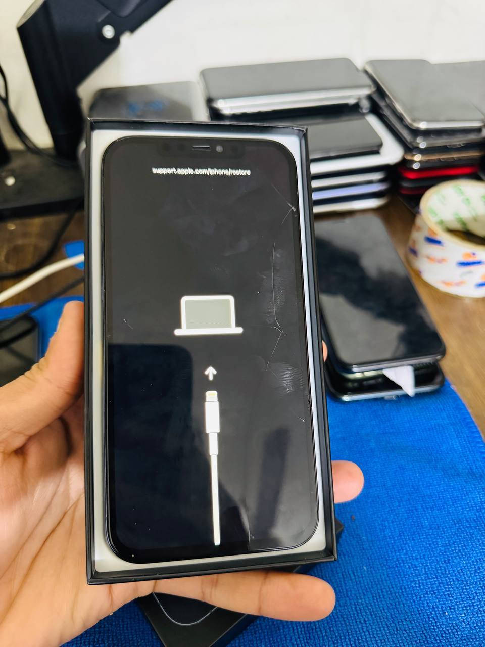 ايفون 12 برو ماكس (مقفول ايكلود) 

ذاكره 256 كلين الجهاز يعني مكفول 

مفطور شاشه بس شغاله 

160 الف سعره

مكان الشعب


**إذا كنت صاحب هذا الإعلان وتريد حذفه لأي سبب، رجاءا أرسل رسالة إلى الدعم الفني**