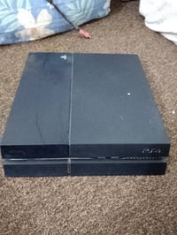 بلاي 4 • مستعمل قليل • 5 أقراص