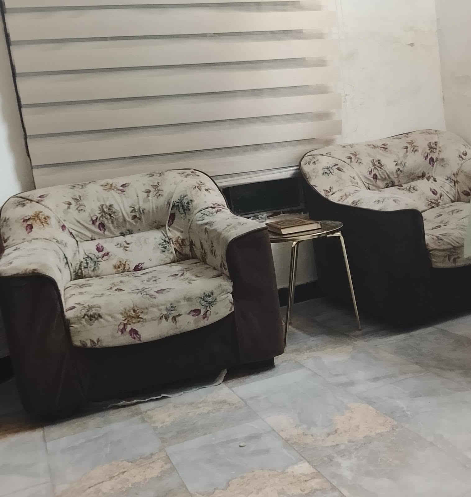سلام عليكم تخم 4قنفات للبيع مستعجل بسعر 125 وبي مجال التواصل مع رقم 
***********
