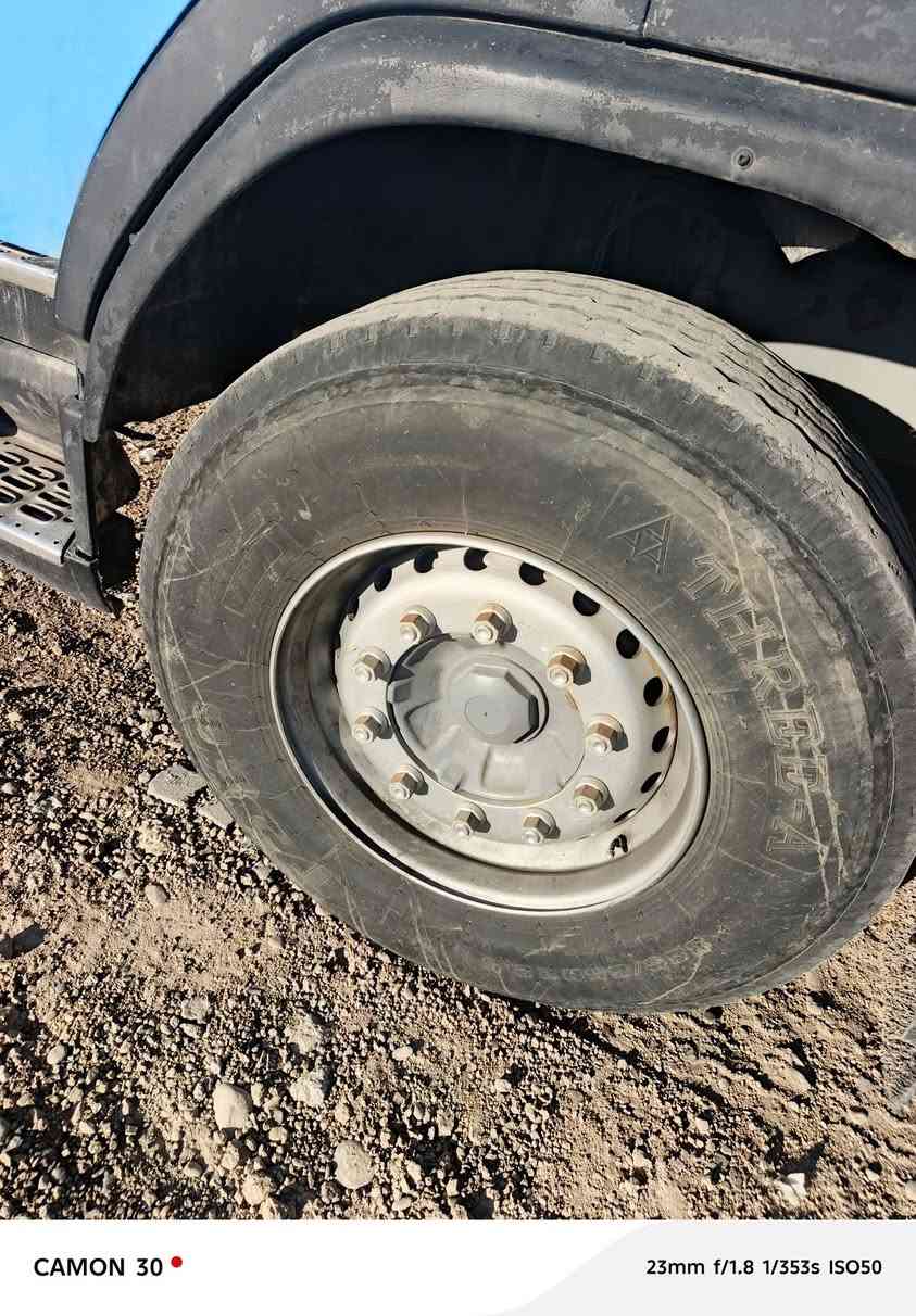السلام عليكم زوج تايرات حرفش للبيع جدد بالستيرن 
ب ٤٠٠ الف مكان بغداد 
***********
