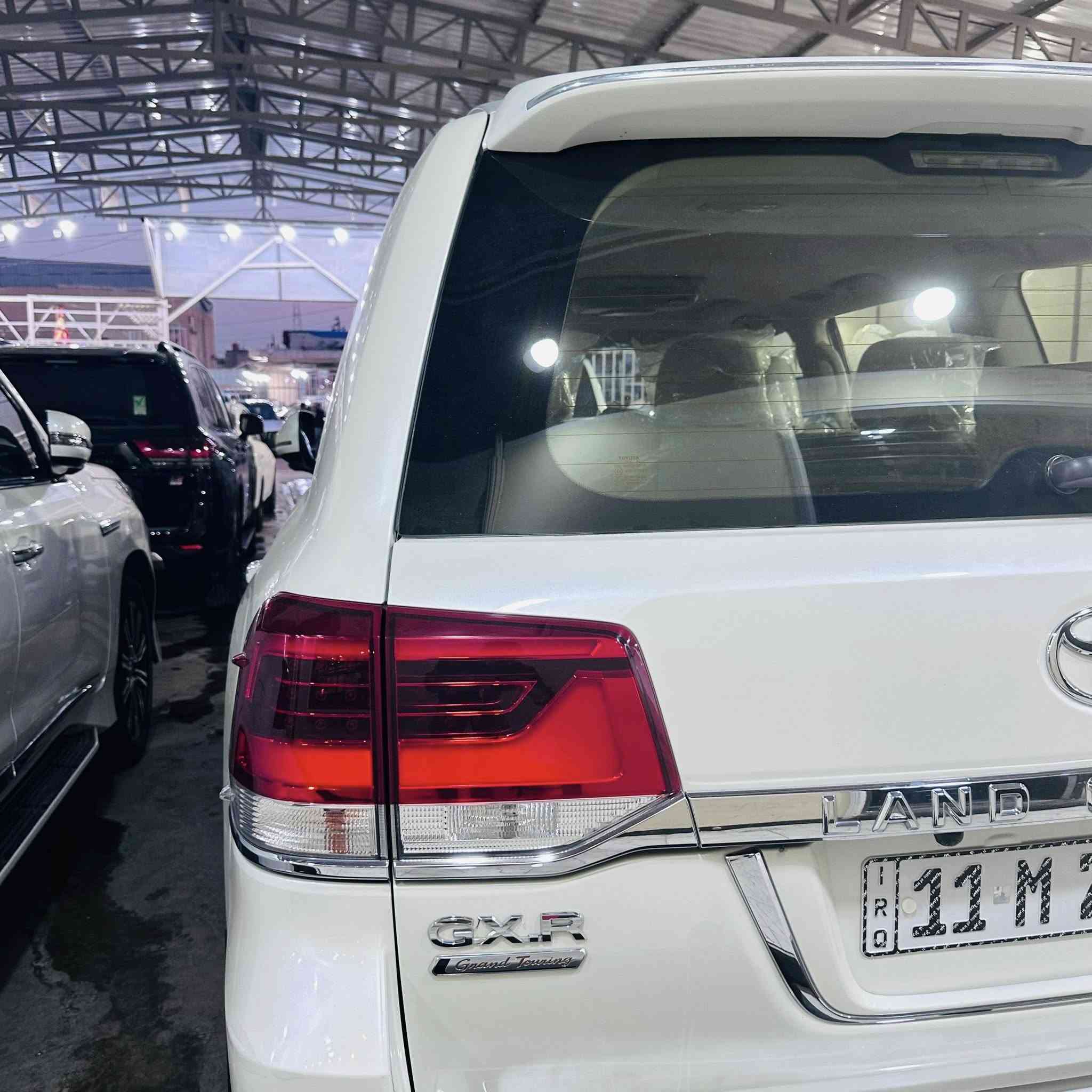 السلام عليكم لاندكروز ٢٠١٩ بريميه ماشيه ٧٣ ألف جنطه كهرباء لايت اصلي ويل كب جبير السياره كفاله عامه سنويه باسامينه ..التواصل على الرقم (***********) السعر ٥٢ ألف وبيها مجال يعني ٥شدات وعشرون
