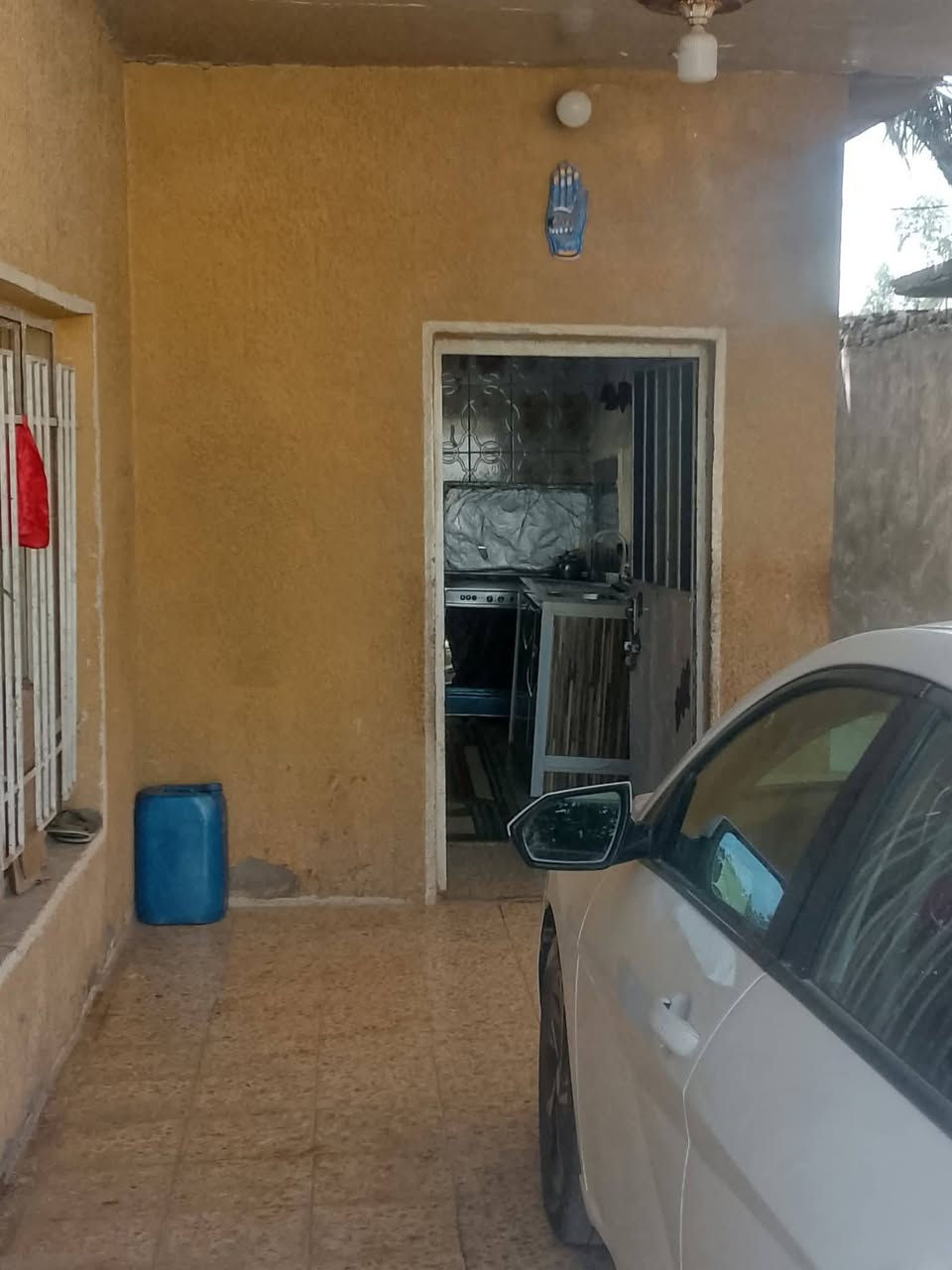 السلام عليكم بيت للبيع طابو صرف حي العسكري خلف جامع الكوثر مباشر ***********
