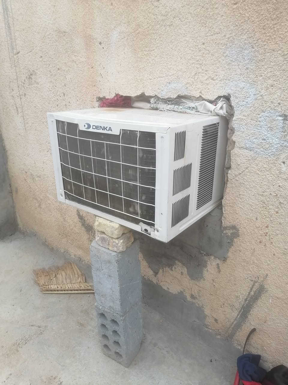 السلام عليكم مكيف للبيع مكاني بابل السعر متين وخمسين وبي مجال ***********
