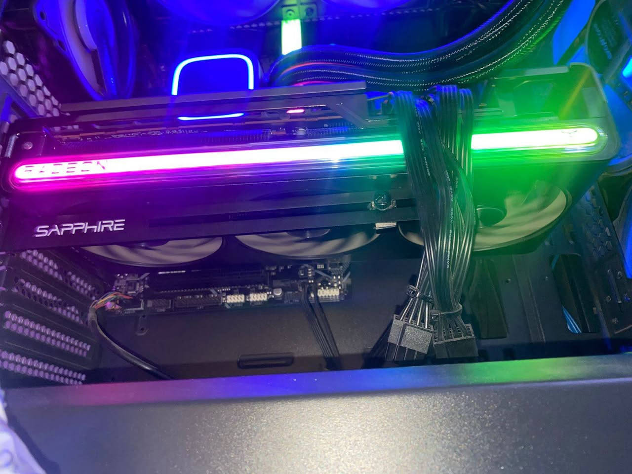 كرت شاشه RX 7800 XT 16G قطعه قليل تلكاه بل سوك لان 3 فان كرت بقوت 5070ti تلعب 2k مرتاح عل اعلى فريمات
سعر الكرت 850 كرت نضيف


**إذا كنت صاحب هذا الإعلان وتريد حذفه لأي سبب، رجاءا أرسل رسالة إلى الدعم الفني**