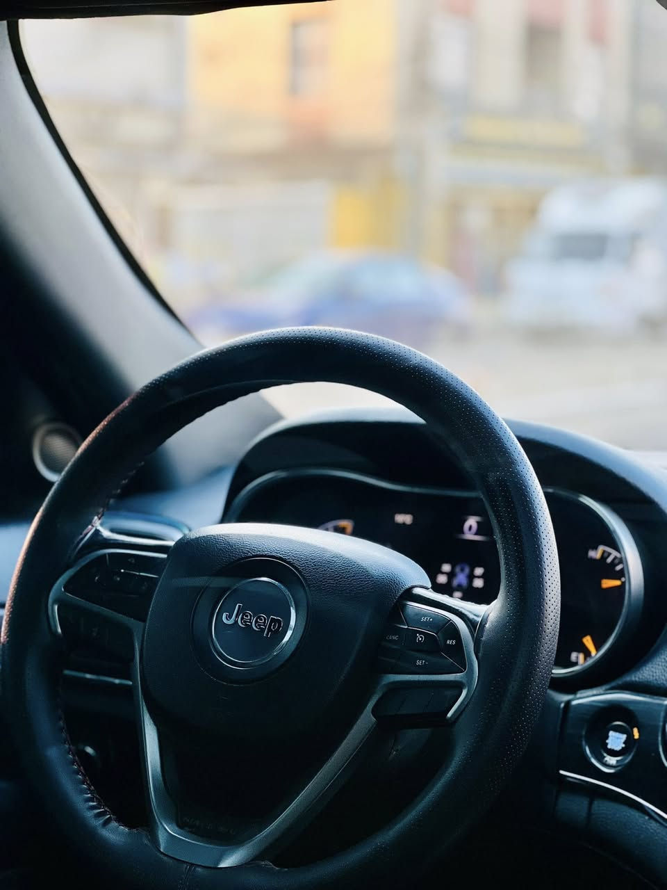 سلام وعليكم
موديل 2019 لون سموك تغيير لون ماشيه 147 الف 
للبيع او المراوس  حسب القناعه 
سعر175 وبيها مجال
***********
