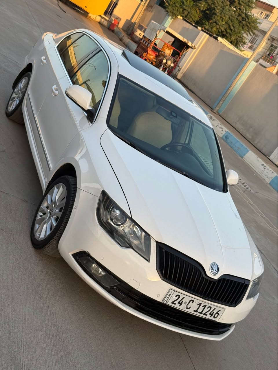 (***********) واتس ئاپی لە سەرە  

Skoda super B 2015 

شکل نوێی خەلیجی سفری ئێرەیە 

(نرخی ٧٨ وەرەقە و مەجالیکی کەم) 

سەیارەکە سێ  پارچەی سبوخە 
بێ ناوگرتن 
پێشو پشتی کەپسە 
 ئێڕباگی هیچ نەتەقیوە بە شەرت

ڕەقەم و سەنەوی نوێیە تا ٢٠٢٩ 
بە ناوی خۆمە 

مەکینە ٢.٠ تۆڕبۆیە ٤ پستۆن 
 
٦ گێڕ مەرخوبە

مواسەفاتی قەپات قەپاتە :-

‏‎١-کوشن هیتەر و کارەبای و جلد 

٢-‏‎ ئاوێنە کارەبای هیتەر و دژە تیشک

‏‎٣-جام پەردە (٣ پە‌ردە)‌ 

‏‎٤-جام کۆنترۆڵ (دادە‌خرێت و دە‌كرێتە‌وە‌ )

‏‎٥-فلچە‌ ئۆتۆ

‏‎٦-سەقف تاقەشەمسی سڵایت
‏‎لە‌ كاتی راگرتن لە‌بە‌ر خۆر ھە‌وای سارد دێنێتە‌ ژوورە‌ وە‌ 
‏‎بۆ ئە‌وە‌ی ناوی زۆر گە‌رم نە‌بێت 

‏‎٧-بەسمە

‏‎٨-ئۆتۆ پارک  (خۆی پارکین دەکات)

‏‎٩-حاسە پێش و دواوە‏

‏‎١٠-سستەمی دژە خلیسکان 

‏‎١١-سستەمی کەمی هەوای تایەکان

‏‎١٢-سستەمی تەواو بونی بەنس

‏‎١٣-لایت زینۆن ئۆتۆماتیک و کلینەر 

‏‎١٤-تەبرید مەرکەزی 

‏‎١٥- ١٠ ئێرباگ  ‏‎

نرخیشی 78 وەرەقە و معامەلە

***********
سەیارەکە لە هەولێرە أربيل, العراق
