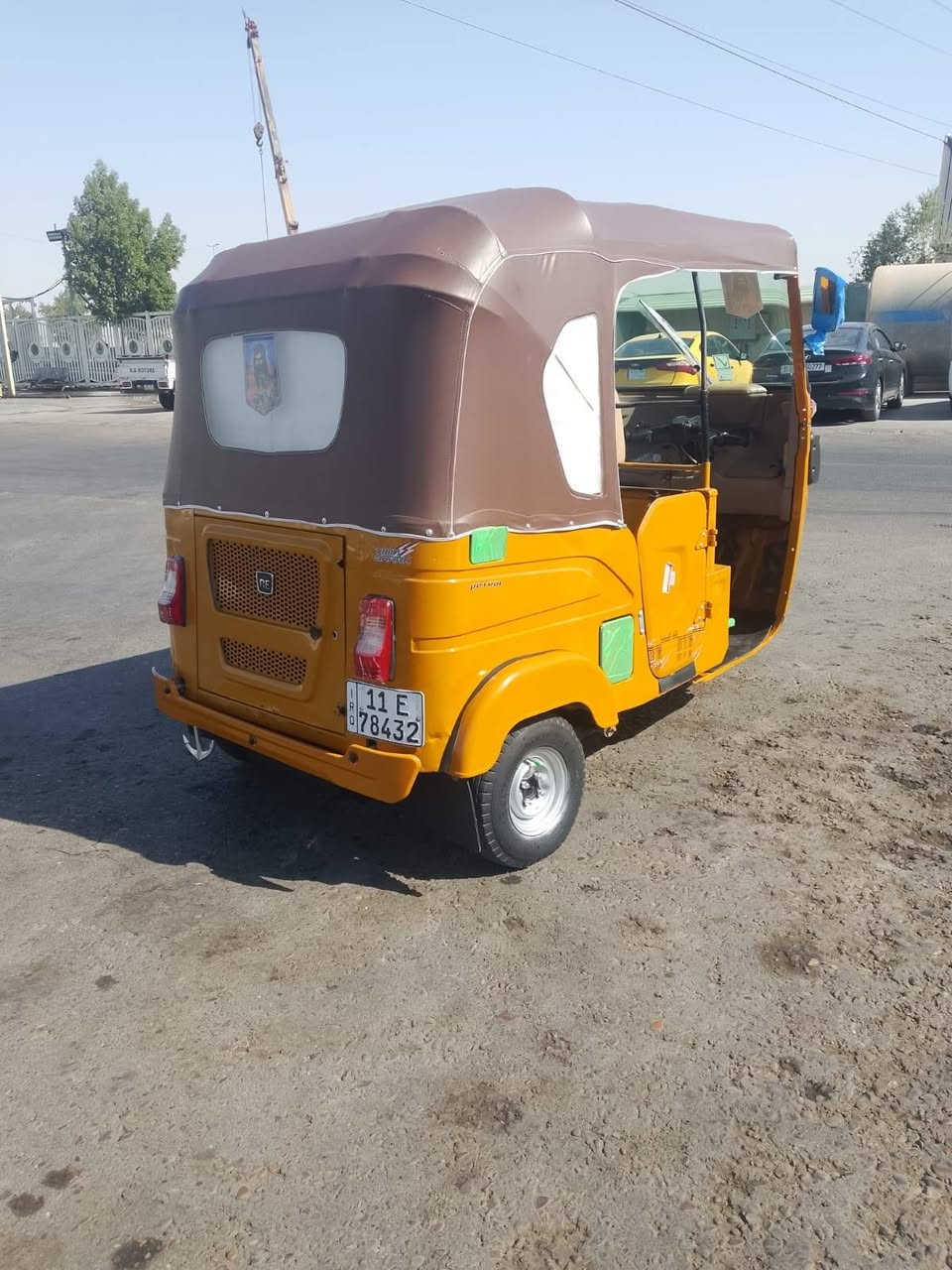 السلام عليكم تكتك للبيع موديل 2021 شهر 6 سنوية ورقم نكليزي تحويل ثاني يوم معمره بيها دوس مكينه مفتوحه خير من الله 
عنوان بغداد الحسينيه الراشديه ***********
