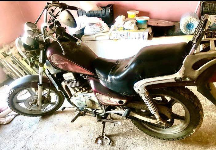 السلام عليكم ماطور هارلي 2ولف مكينه ناعمه مفتوحه تجفيت جديد كرهبيات كله شقله تخم تير جديد  نقص بس باتري السعر 375بيه مجال شي قليل المكان صلاح الدين قضاء بلد اتصال عل رقم ***********
