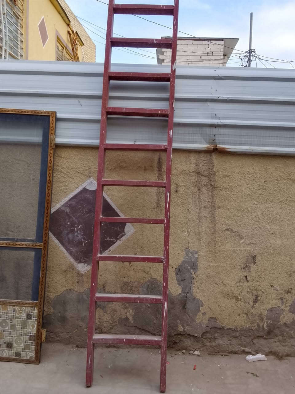 درج حديد ثقيل للبيع العرض 60سانتيم ارتفاع 3متر مع باب تور خارجي ارتفاع مترين وثنين سانتيم العرض 81باب تفصال سعر الباب 25 سعر الدرج60 الاستفسار اتصال على الرقم العنوان كربلاء***********
