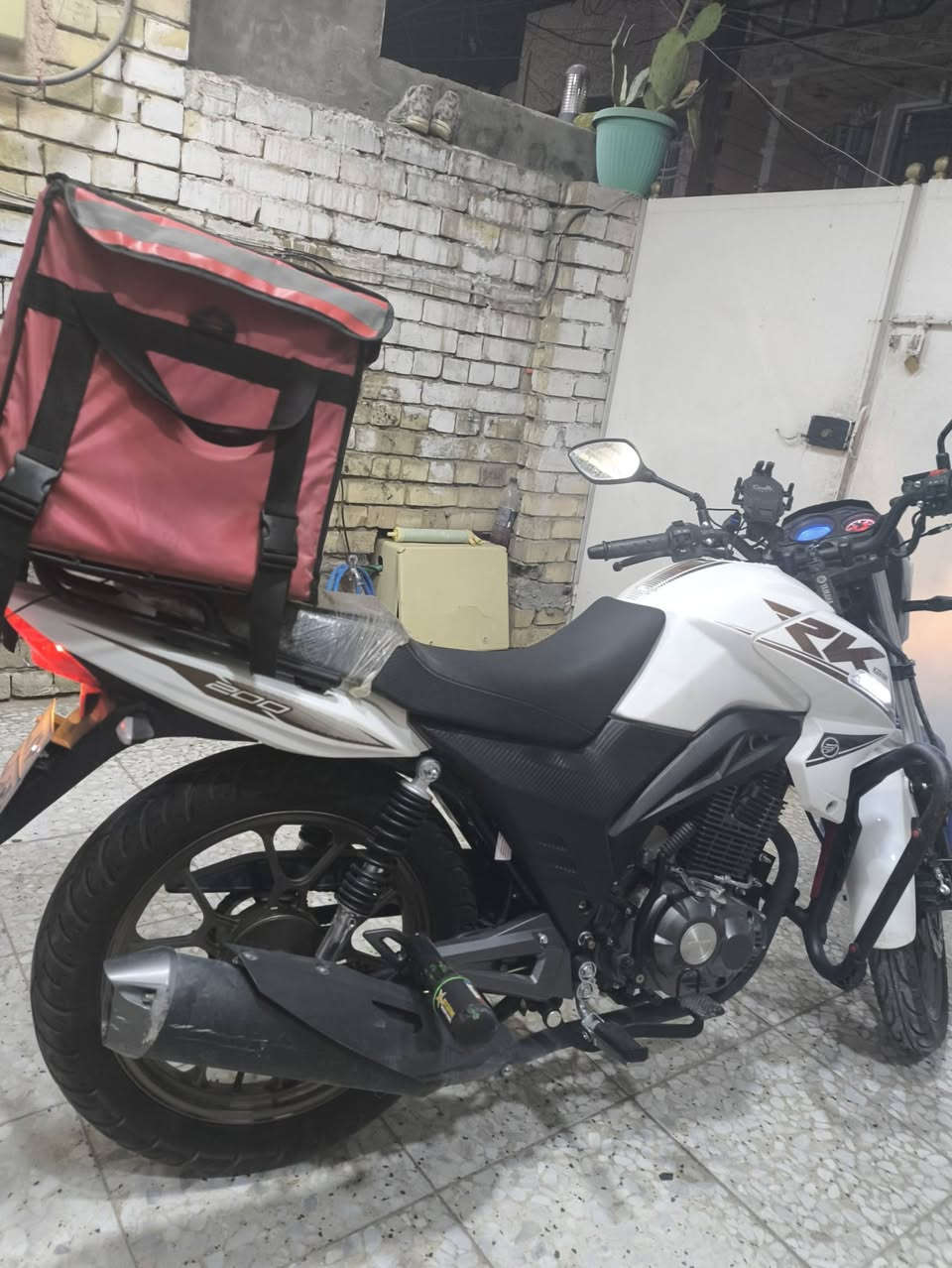 RK 200cc
السلام عليكم 
دراجة للبيع  RK  
حجم المحرك 200   
ماشية 3697 
موديل 2025
بعدها بالضمان
رقم اربيل بأسم الشركة تحويل مباشر من شركة عجلة الخليج تريد مكاتبة انت بعدين تحول اني حاضر 
السعر 2650 وبيها مجال بسيط  وبيها ملاحظات جدا بسيطة  *********** واتساب هم موجود
مكاني بغداد - الزعفرانية
