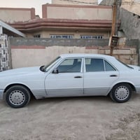 مارسدس جانبو سيارة كفاله عامه من الصبغ والتبديل فقط بارد قليل بالباب  ...