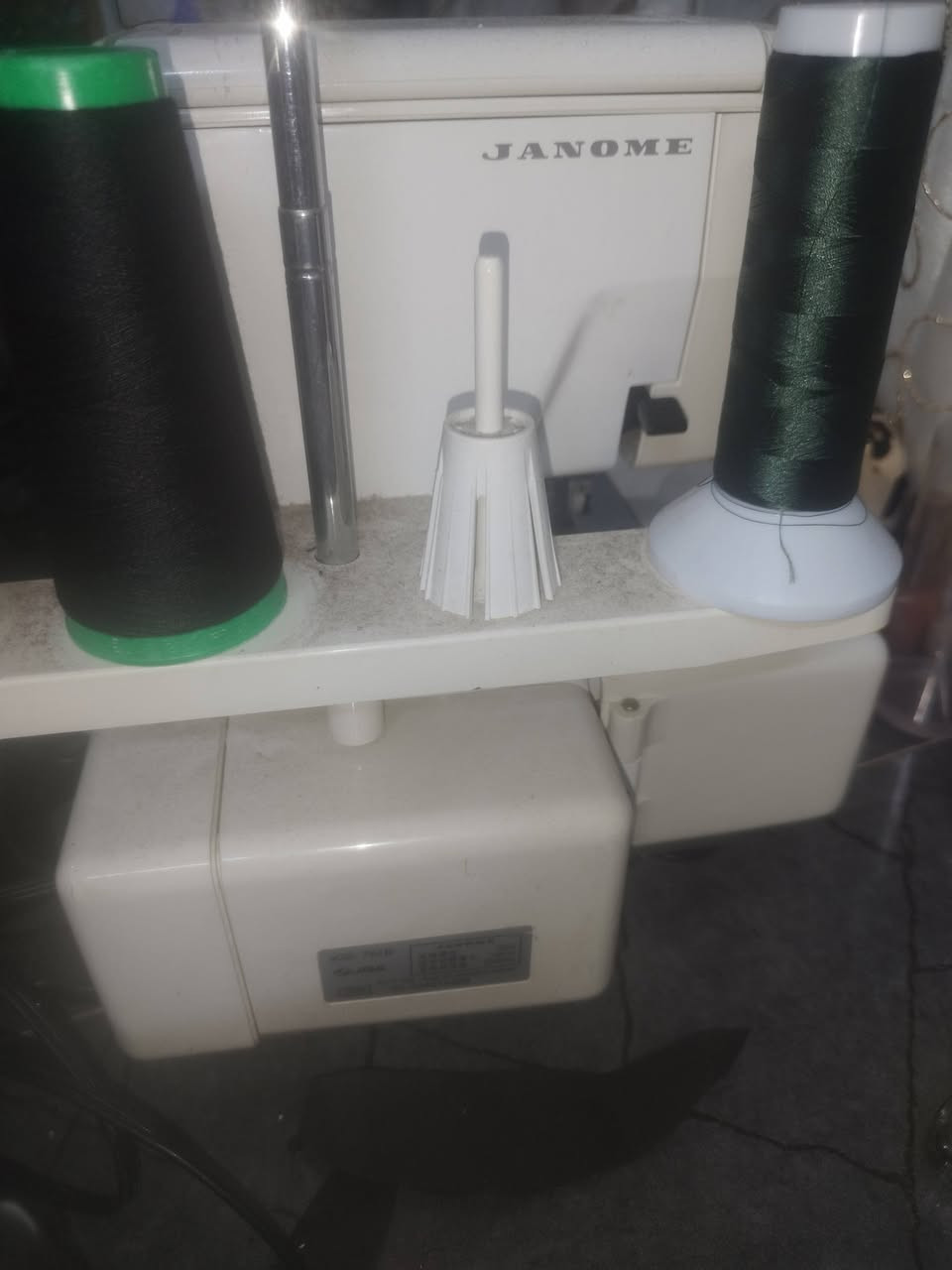 مكينه اوفر ياباني 3 بكرات نظيفه استخدام قليل السعر  200العنوان الديوانية ***********
