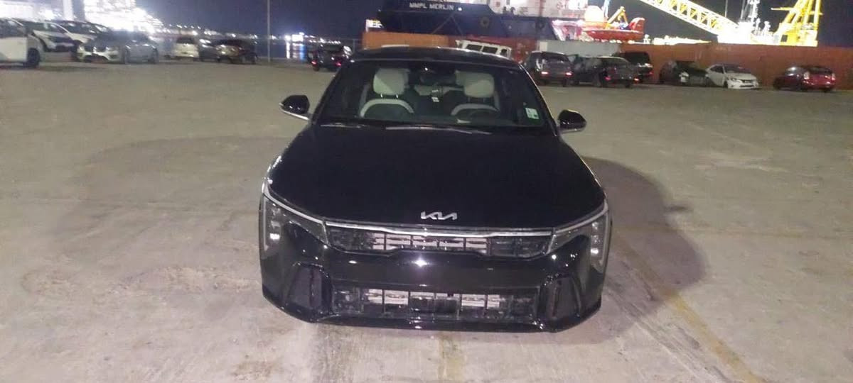 Kia k4 2025
جيتي لاين فول مواصفات
كشنات جلد تدفئه وتبريد+ستيرن
بنوراما 
رادارات خلفيه جانبيه توقف ذاتي 
كامره متحركه 
صندوق ذكي يفتح عندا الاقتراب 
مرايه جانبيه قلابه 
شاشه الاكترونا متصله 
لايت امامي خلفي لد مع 3عدسات 
بصمه ابواب دخول ذكي
ويل كروم حجم 19
شكو مواصفات بk4 موجوده بسياره  
محرك 2000دوش تنفس طبيعي  
ماشيه :٩ الف زيرو
حادثها جملغ و بوند  صبغ و شوية من تكمة   ارباك بس استيرن طاك راجع سستم 
سعر السياره :165 ورقة و بيها مجال للشراي 
واتساب ***********
