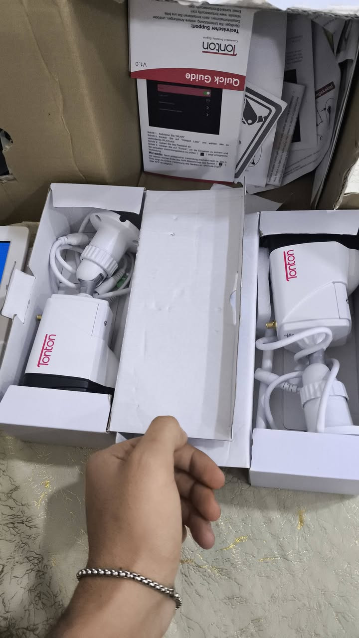 كامرات مراقبه عدد 2
شغالات ونضيفات سعر 45 قفل 
مكاني رمادي تأميم
***********
