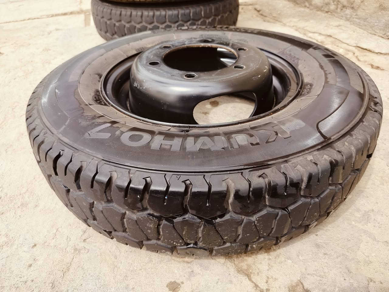 السلام عليكم  تخم كامل 13 استعمال قليل  شرط السبير ما نازل انتاج 25 لاستفسار ***********
