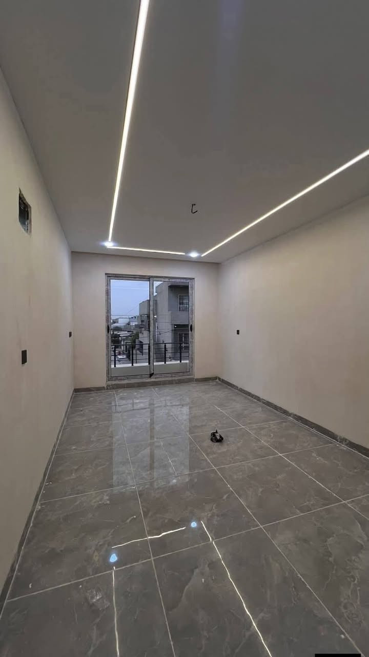 (1714)
#دار طابو للبيع طابقين
بناء حديث (زيرو)نظام دكات(تبريد مركزي) ديكورات مغربية انترنيت كامرات مراقبة 
#كركوك حي عدن قرب جامع مصطفى
#المساحة /دار (130)متر
#طابقين يحتوي على:- (٣)غرف نوم ومطبخ حار بارد واستقبال وهول2 وصحيات فوك وجوه  وكراج سياره 
#السعر /
#للاستفسار الاتصال  ***********
