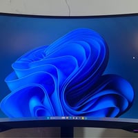 سامسونج Odyssey G7 • ٢٤٠هرتز • الگير يعلق