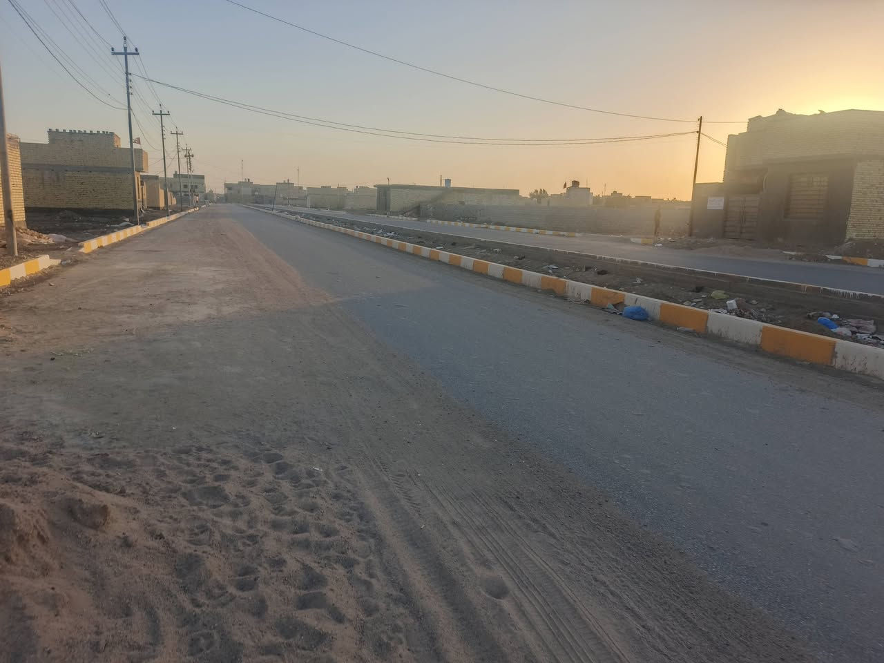 يا الله اللهـم صلِ علـى محمد وآل محمد
اخوان بتلو طـابو صرف للبيـع امامـي مساحة 100m² كمـا موضـح امامكـم رابـع قطعـة عن الفـرع وبضهـرهة شـارع سايديـن الي هوة شارع 60 في الصـورة مكانـة ناصـرية تضحيـة شـارع العيـادة بحـي المالكي(حي الكـرامة) للاستفسـار رقمي *********** متواجـد فيس وواتسـاب
