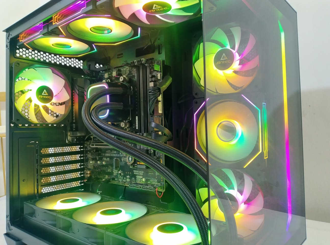 تجميعة قطع حديثة
مرحبا بالجميع، هاي التجميعة للبيع بسعر ٩٧٠ ألف. تم شرائه شهر ١١ و لحد الآن ما صار الإستخدام عليه شهر كامل. الرامات بيها صار خربان و صاحبه رايد يبيعها هيك بدون رام. المبرد المائي قطعة جديدة ما مستخدم. الكيس صار زر التشغيل بیها ما یعطي اعاز بس منافذ الUSB شغال. القطع كالآتي:
Ryzen 5 9600X
Deepcool LE720 360 ARGB AIO
Asus TUF A620M-Plus WiFi
0GB DDR5 RAM
1TB NVMe SSD Lexar NM790
Radeon iGPU
Antec Constellation C5 Black ARGB
EVGA Supernova G5 650W 80+ Gold
Windows 11 Original
التجميعة يتحمل کروت RX9070 او 5070TI
اذا تریده ویا رامات فـ ١٦ گیگا يزيد ١٩٠ دولار على السعر
و إذا تأخذ وياه كارت 5060Ti يزيد بقيمة ٤٣٠$ و مع كارت 4070Super ٦٥٠$


**إذا كنت صاحب هذا الإعلان وتريد حذفه لأي سبب، رجاءا أرسل رسالة إلى الدعم الفني**