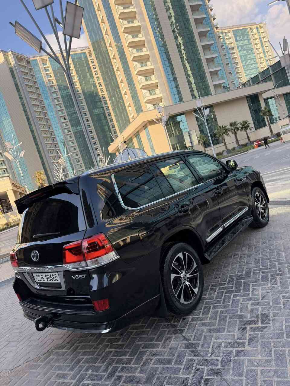 السلام عليكم للبيع او مرواسة الحسب القناعه
لاندكروز 2010 GXRV8جيهان السياره 
السياره المحدث كامل 2021
مصبوخ الحزام الجمالي بشرط الدخل الكبس
رقم اربيل  بأسمي  تحويل ثاني يوم السياره جديده بمعنى الكلمه عليها تخم تاير جديد السبير مانازل 
الموصافات المعروفه 
كشنات جلد 
كشنات كهرباء 
الثلاث شاشات 
الدبل الماوس
تشغيل بعد 
سلايت روف 
فور ويل 
ابواب بصمتين
اشاير مري
زراك لايت
حساس امامي خلفي
تبريد ثلاث قطع 
ثلاجه
‏‎تحكم استيرن 
مري قلابه
مري شفط
زراگات لايت 
طفايه

‎الى اخر……
السياره معروضه 288$
وبيها مجال بسيط 
 الرقام التصال السياره
‏‭‬ ‭‬***********
***********الوتساب
***********الوتساب
