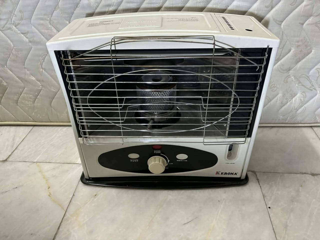 ***********
قيم واخذ وياريت واحد ياخذهن كلهن يراعو بسعر
بردات دوشك شاشات عدد ٣ 
طاوله وسطيه غساله صوبات الاصلي 
عنوان بغداد البلديات
