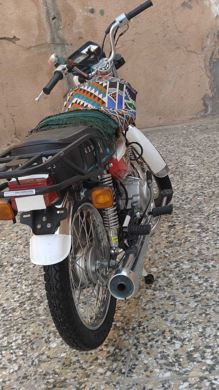 سلام عليكم 
للبيع نامه امتياز باب اول 
شاصي شبه  شلامجه الرفيع دجه ناصيه 
وكاله من شركة الكرار 
مو التقليد 
كفاله من كلشي من الضربه ومن الحادث ومن المكينه مامفتوحه 
كهربائيات كلها شغاله لايت عالي ناصي بك لايت اشاير يمنه يسره دبل اشاره  ✅
شلعه تشك الكاع تجي وتشوف 
لون احمر مثل ماواضح كدامك ❤
موديل 2025 صار 4اشهر من طالعه 
7. اوراق مو 5 
سوبايه طابقين الثقيل الاصليه 
تجي وتشوف مكان شهداء الموضفين قرب مكتب ابن مريود 
سعر 750 وبيها مجال للطيبين للتصال *********** متوفر وتساب وبيكم خير وتدللون ❣️
