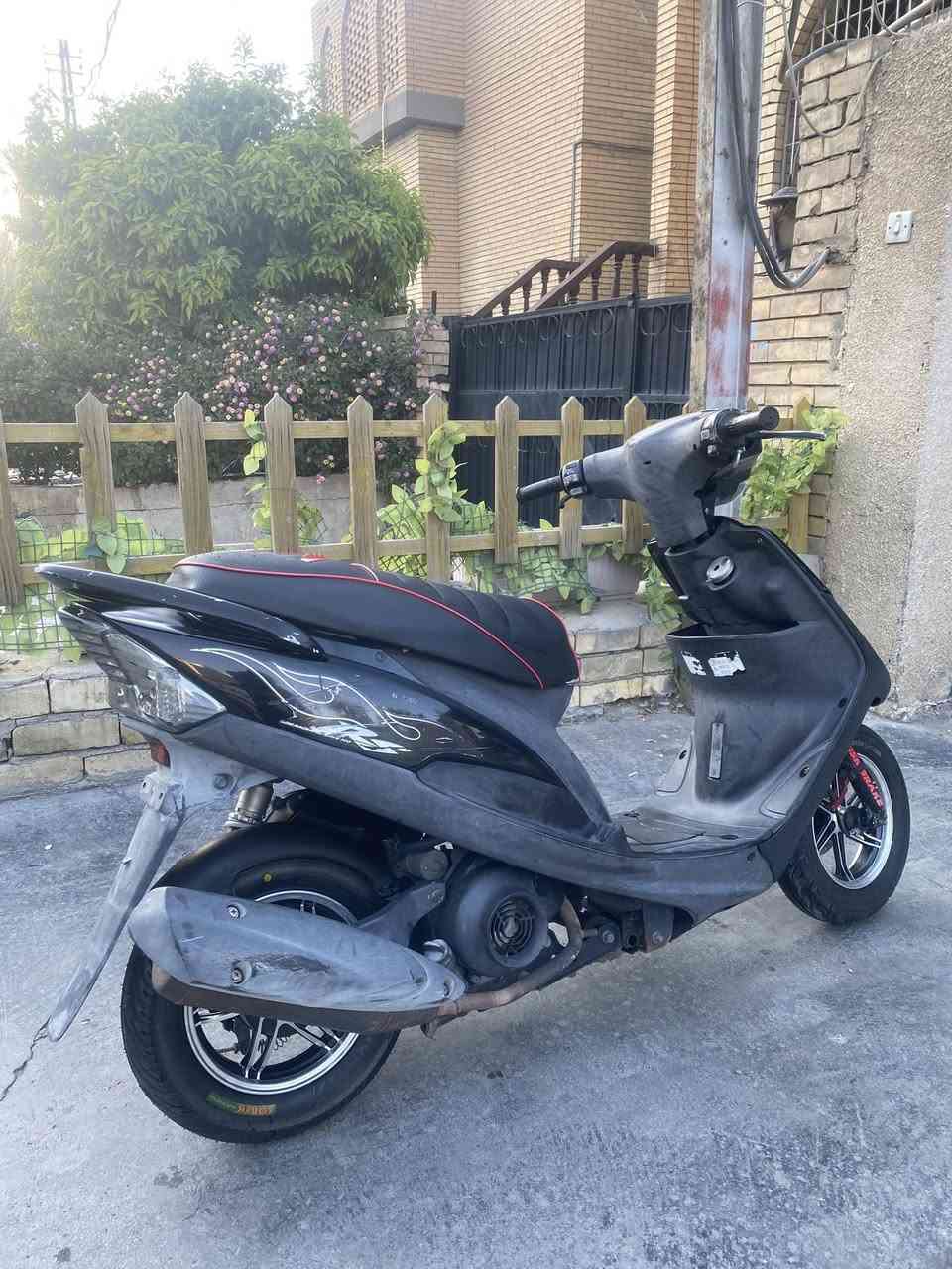 سلام عليكم للبيع ماكس مال رمبه مكفوله كفاله عامه برغي مامفتوح بيها  ختم واحد كلها بيها ويل نجمه وبيها دبل خلفيNCY وكلج امامي برغي مابيها نقص ٩٥٠ قفلها بدون عمله بغداد حي جامعه ***********
