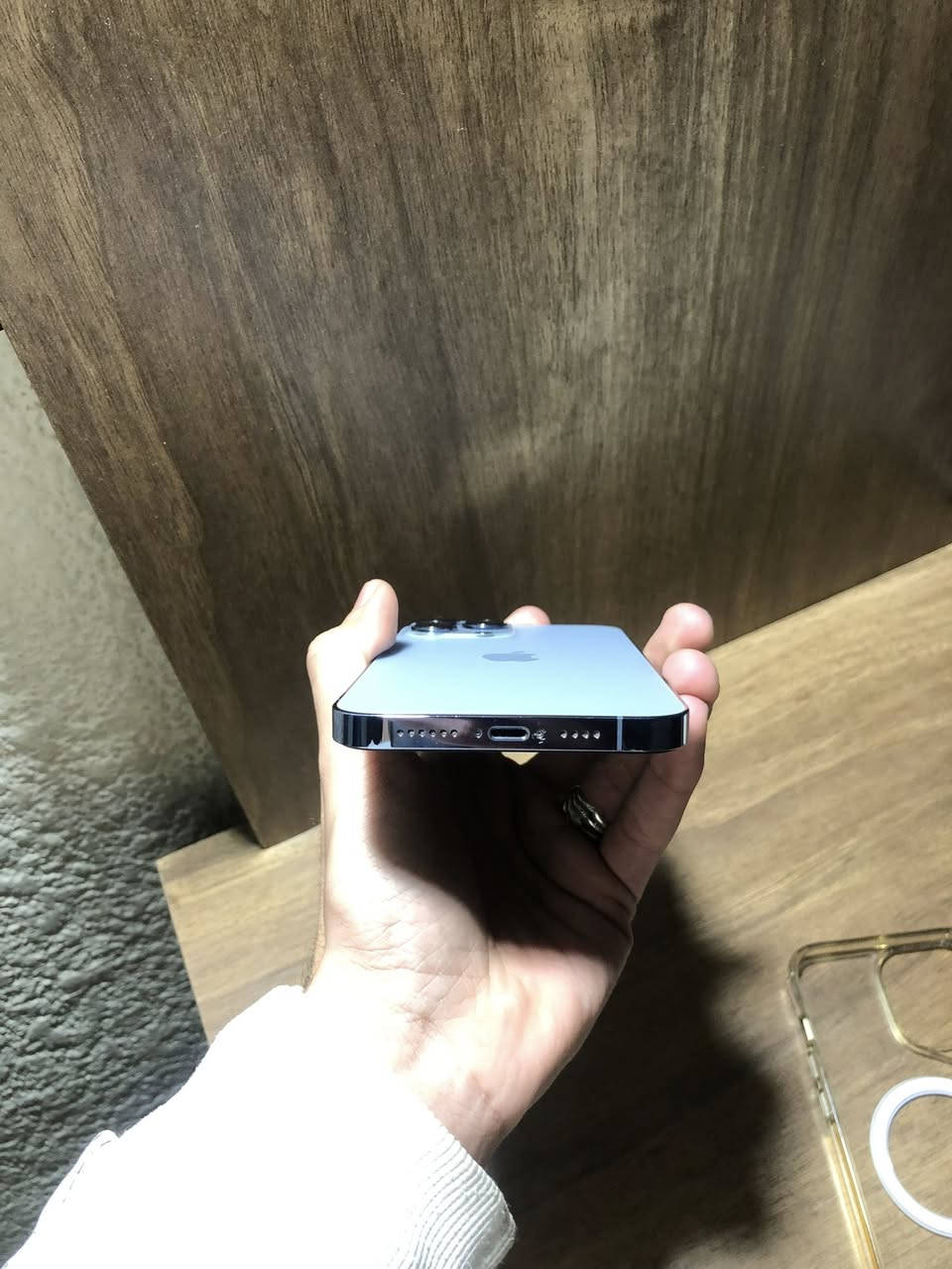 سلام عليكم ايفون 13 برو ماكس ذاكرة 256 بطاريه 95 الجهاز وتر بروف كلشي ممبدل بي وميعبر هوه سعر 700 ***********
