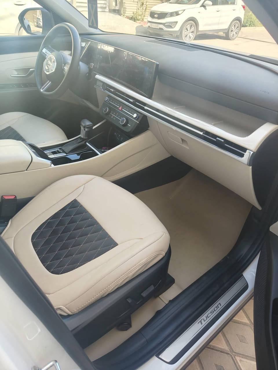 توسان 2025 خليجي تو كلر فول عده البنراما بوضع الزيرو ماشيه 4 لاف بسمي رقم بغداد 
مكفوله كفاله عامه 
مكاني بغداد 
السعر 23700$ مدوشمه بل كامل التصال ***********
