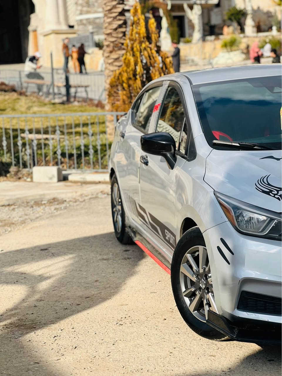 نیسان ڤێرسا 2020 مواسەفات رادارە بەسمەیە فوڵە بەس سلایت نیە بێ بۆیاغ دوو پارجەی بجوکی هەیە فوڵ فوڵ کەمالیاتە لیدی جاوەکە لیدی 22 پارجە  5 وەرەقە غرامەی لەسەرە دەگەریتۆ 50000 melis ڕۆیشتوە شتەکی جوان مالی دۆستە 
ژ.م
***********
*********** شقلاوة, أربيل
