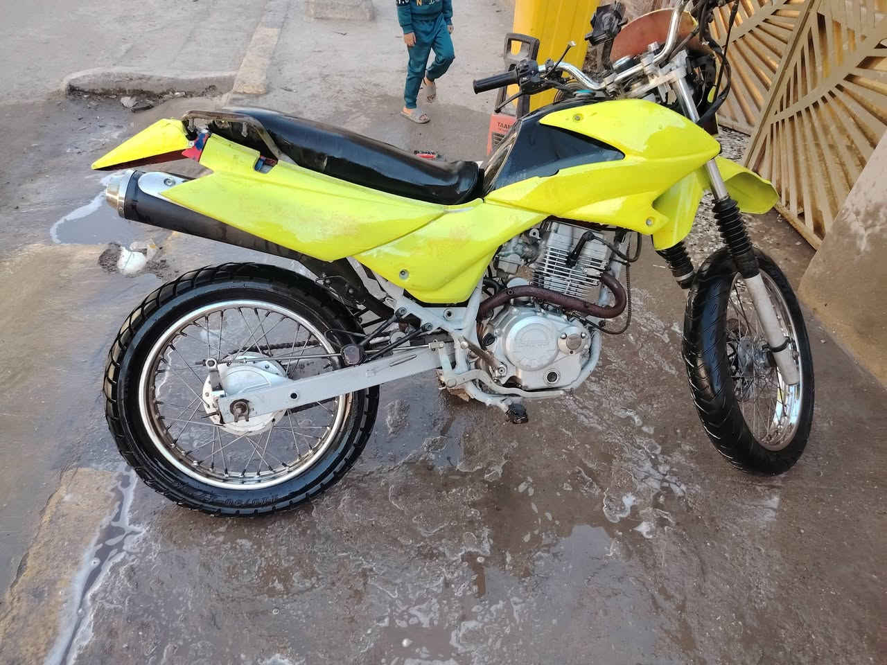 السلام عليكم اخوان دراجه قفاز مديل 2014 للبيع الدراجه حلو الفصله شك الكاع بيها نواقص قليله المكان بغداد التفاصيل الرقم ***********
