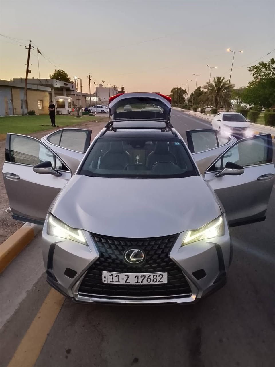 للبيع بسعر مناسب أو مراوس 
لكزس يو اكس 250 اج Ux250h موديل 2023 هايبرد للبيع ماشية 50 الف ميل حادث بسيط، قطعتين صبغ وقطعة تبديل
محرك 2000 وهايبرد
جلد 
زنون اوتو
بصمة تشغيل وابواب وصندوق
شاشة
جام كهربائي
كشنات كهربائية
سايدبريك كهربائي
اوتوهولد
رادار تتبع
رادار تصادم
رادار خلفي نقاط عمية
تدفئة بالكشن
اوضاع قيادة  (سبورت ونورمل )   سعر بيع نقد 218 وبيه مجال تحويل ثاني يوم بغداد, العراق


**إذا كنت صاحب هذا الإعلان وتريد حذفه لأي سبب، رجاءا أرسل رسالة إلى الدعم الفني**