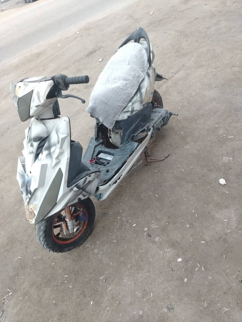 ماكس ثعلب 
شغاله ونهضة شك الكاع 
فقط بيه صوته بل مكينة اتوقع فيلسة 
سعرة 125 وبيه مجال قليل 
بصرة ابو الخصيب


**إذا كنت صاحب هذا الإعلان وتريد حذفه لأي سبب، رجاءا أرسل رسالة إلى الدعم الفني**