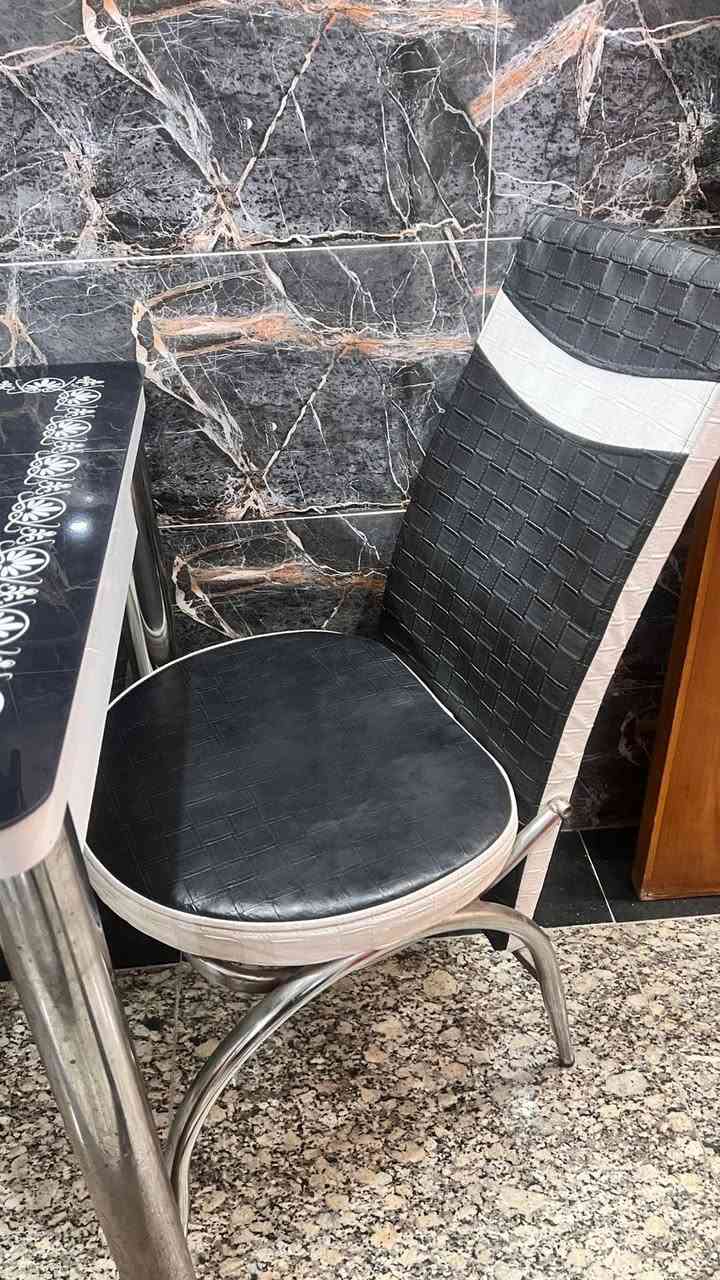 سلام عليكم عندي هاي الغراض للبيع جدد نظافتهم 💯 فول مكاني مركز البصره فقط الشراي يدخل رجاءاً ***********
