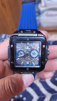 ساعات • للبيع • لكل قطعة