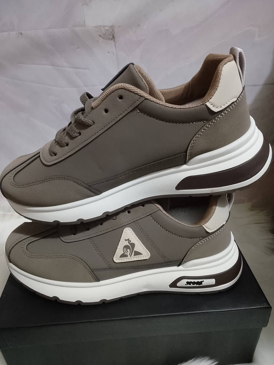 صباح الخير حبايب قطع اخيره والقياسات من 39الحد 44متوفر بس هاي اصور الحجز ع وتساب ***********
