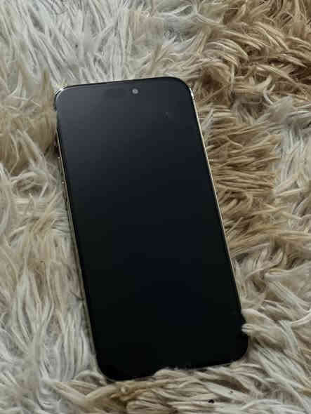 ايفون 14 pro max
نموذج m جهاز شرق اوسط ماستر نضيف جدا نضافه ٩٥٪؜ 
مبدل فقط شاشه وبطاريه 
فيس ايدي شغال ذ٢٥٦ 
السعر 550 قفل 🔒 
بغداد ***********
