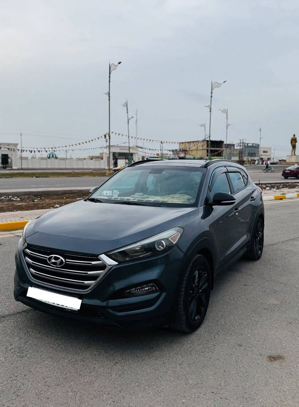 توسان 2017
مكينه GDI ١٦٠٠ تيربو
فتحه سقف بانوراما
تحكم ستيرن جهتين
رادار جانبي 
كشنات تدفئه
كشن السائق كهربائي
صندوق كهربائي
كير ٧ سرعات
اشاير بالمري
كامره خلفيه دواره 
حادث موضح بالصور 
صور السونار 
السعر 143 و بيها مجال 
للأستفسار ***********
متواجد في واسط قضاء الصويره و بغداد
