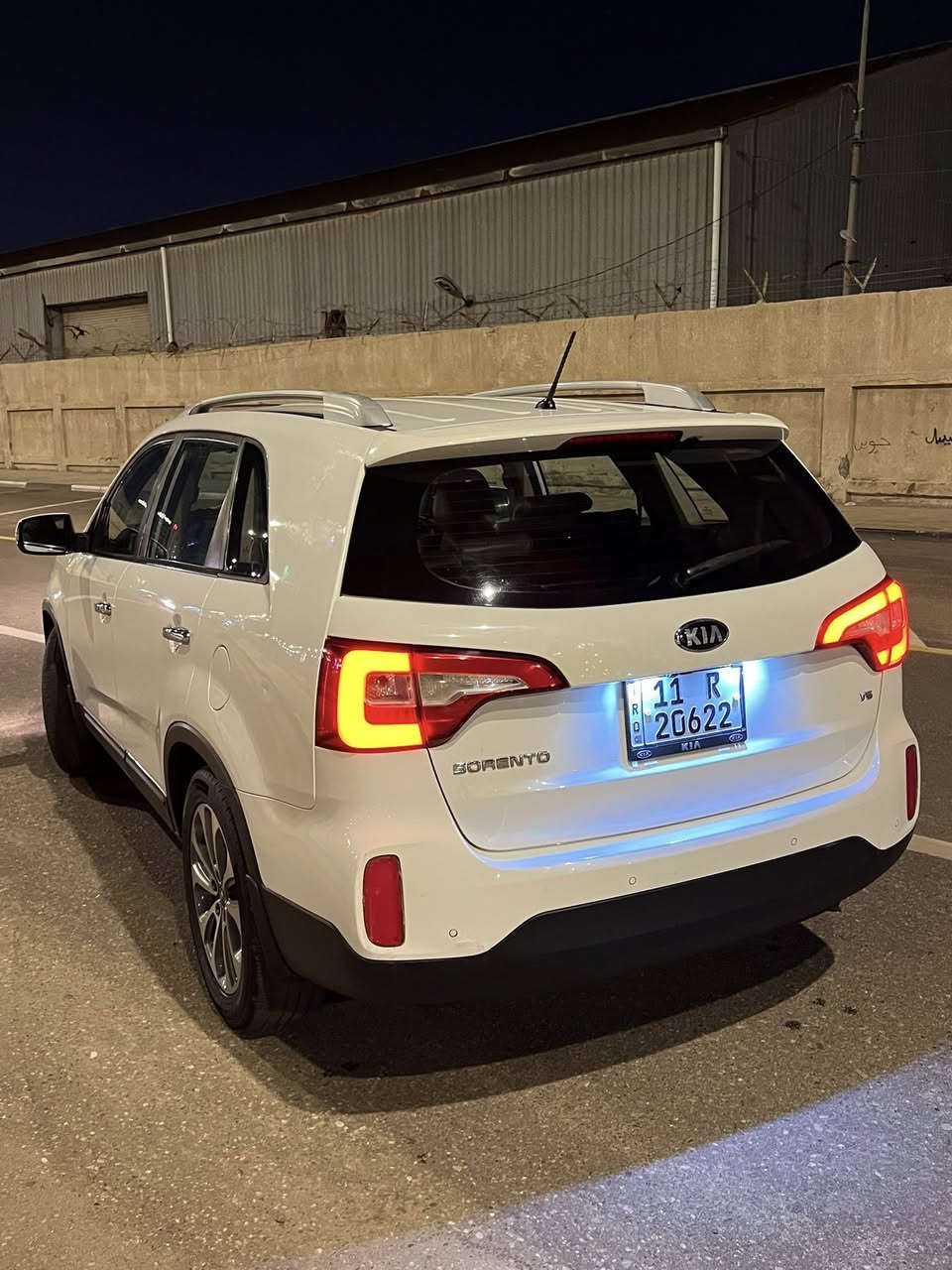 السلام عليكم كيا سورنتو 2014 خليجي 6 سلندر بصمة تشغيل و بصمة ابواب كامرة خلفية حساس خلفي و امامي كشنات جلد وكشنات كهربائية لد داخلي سبعة راكب تبريد ثلاث قطع مري شفط تخم تاير جديد حدادة جديدة هزة جديدة رقم بغداد وراعيها بالبصرة السيارة مكفولة عدا الجاملغ الامامي الايسر موضح بالسونار السعر 175 واذا مراوس بسارة صالون مكان السيارة بالبصرة ***********
