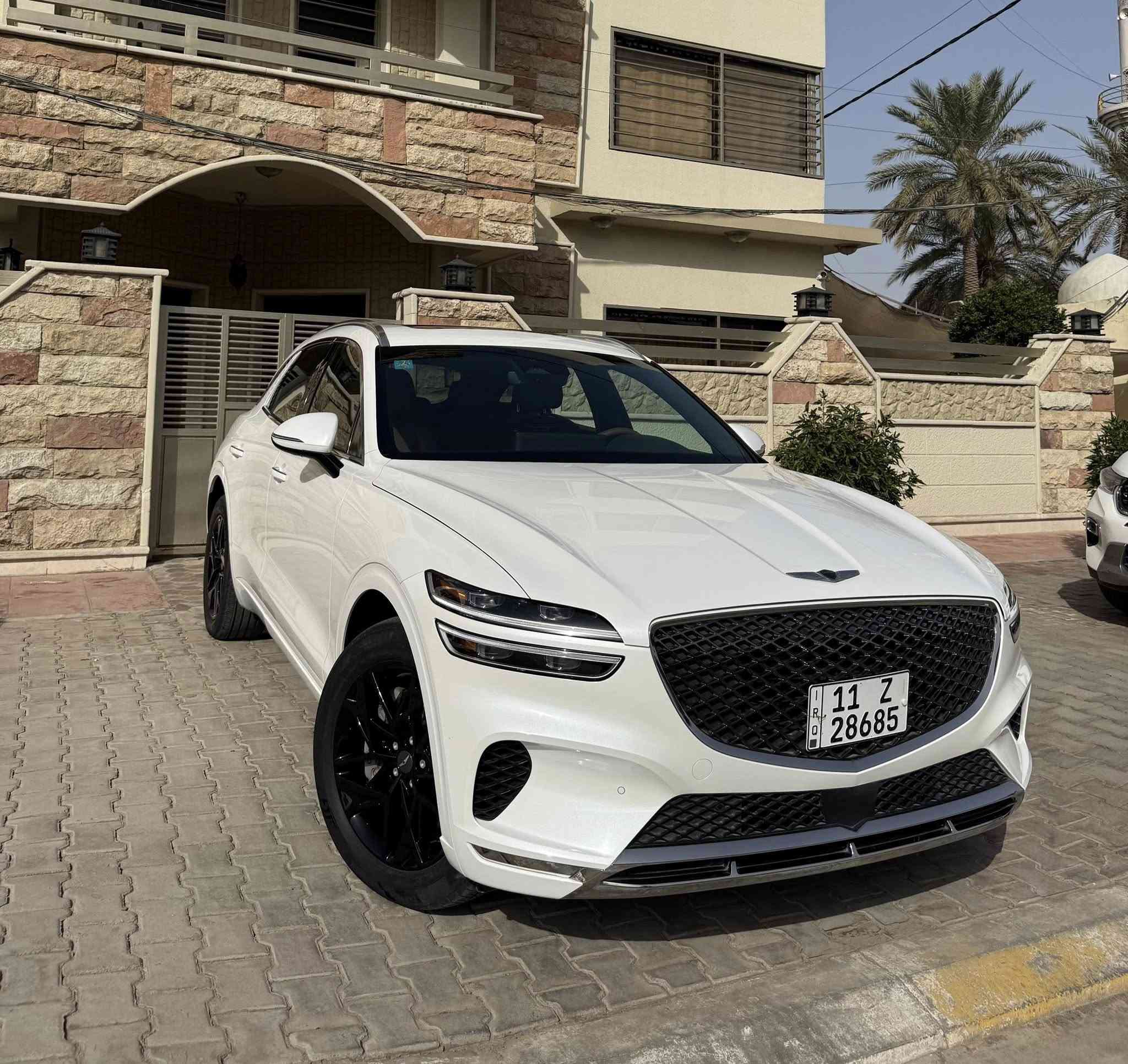 السلام عليكم 
للبيع : Genesis Gv70 2024 
المحرك : 2,5 turbo ( اربعه سلندر ) 
عداد المسافه : 8500 اخت الزيروو
الضرر : جاملغ خلفي ايسر صبغ + باب ايسر خلفي تبديل نفس اللون (( السياره بجم كبس مكفوله من الايرباك  واللغود والشواصي والدواخل حادثهه بسيط ✅ )) 
رقم بغداد باسمي تحويل مباشر ✅ 
السياره تدفئة وتبريد كشنات امامي + خلفي .. 
بانوراما . 
كراسي كهربائيه بالكامل . 
توقف ذاتي ،
رادارات امامي + خلفي 
كامرات امامي + خلفي 
نقط عمياء 
قياده ذاتيه 
تحديد سرعه 
وبعد بيها هواي مواصفات 
السياره جديده ونظيفه بحالة الوكاله مابيهه مصرف برغي 
البارحه تبولشت وحمام داخلي كامل 
السعر : 33,700 وبيها مجال 
مكاني بغداد المنصور 
رقم : ***********
