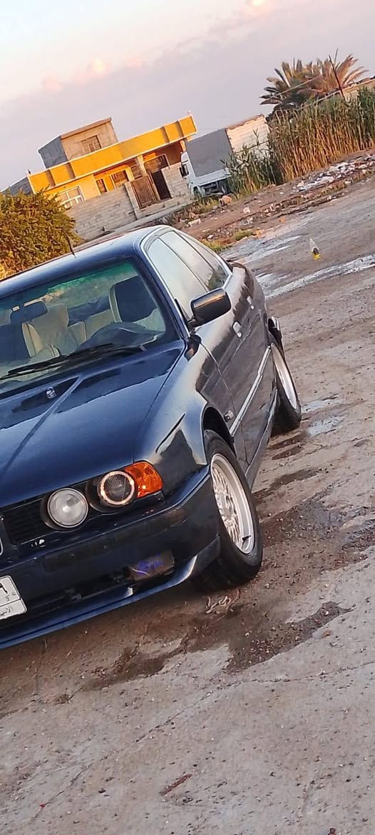 السلام عليكم BMW البيع مديل 92 مكينه مفتوح سياره مصبوغه عام فتحه سعر 55 بيه مجال مكينه مكفوله كير مكفول مكان ديالئ رقم *********** متوفر واتساب
