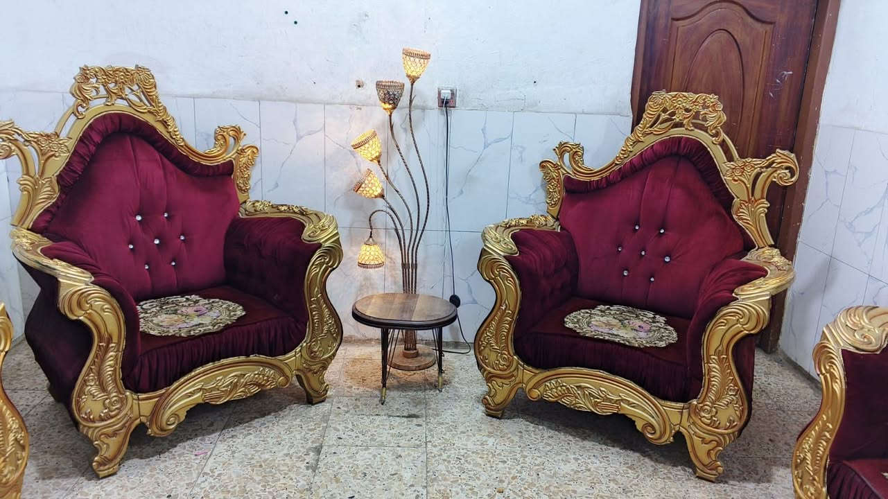 تخم ملكي عشر مقاعد نظيف
سعره 380 وبي مجال لمكان بغداد  
يوجد توصيل بكروه ب واتساب
***********
