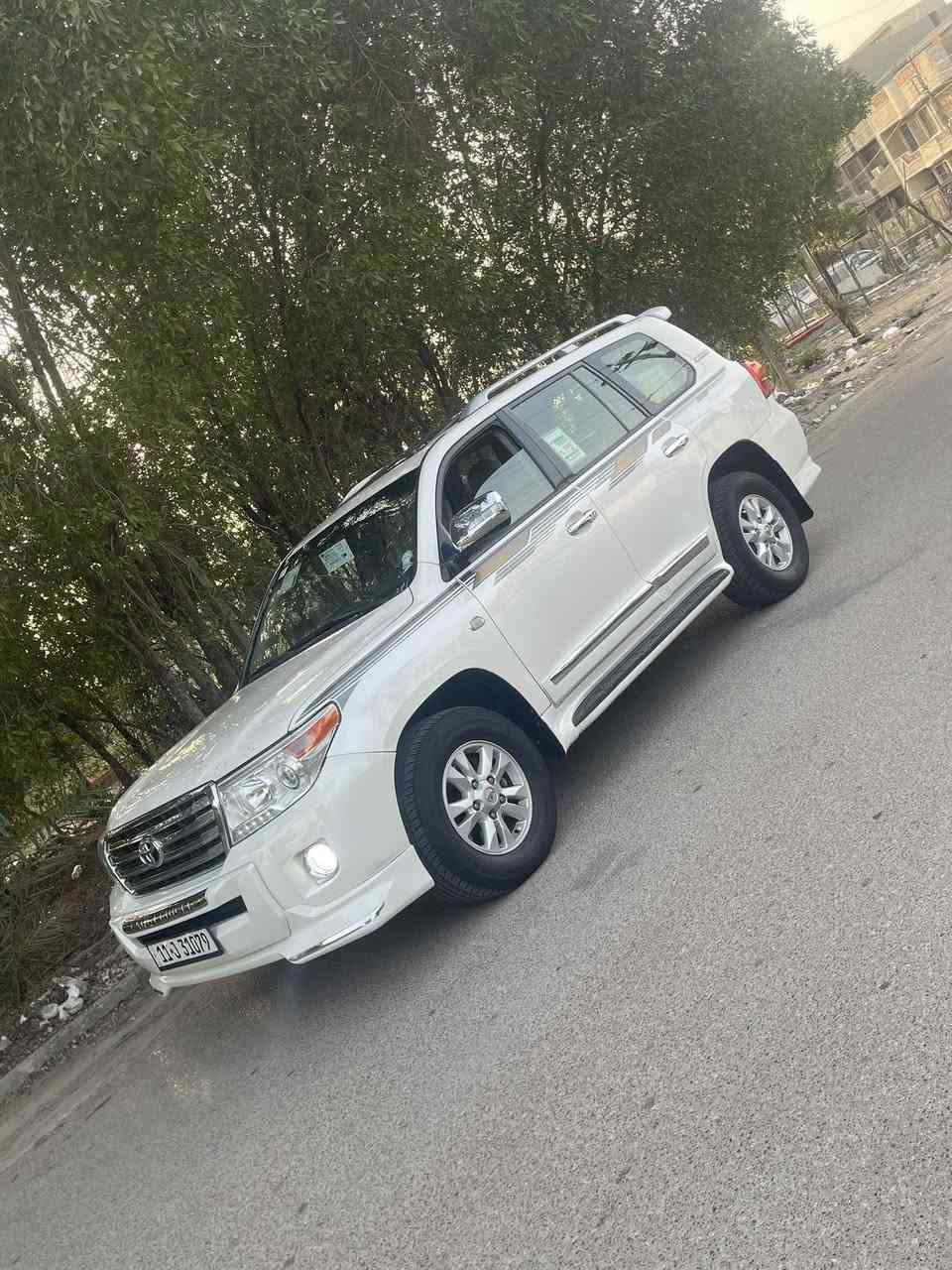 سلام عليكم لاندكروز موديل 2009 بيه صبغ جاملغ خلفي وباب اليسر الباقي مكفول كير مكينه حداديه كله جديد موصفات فتحه تحكم الشراي يتصل غير متواجد عل فيس السعر250  / ***********
