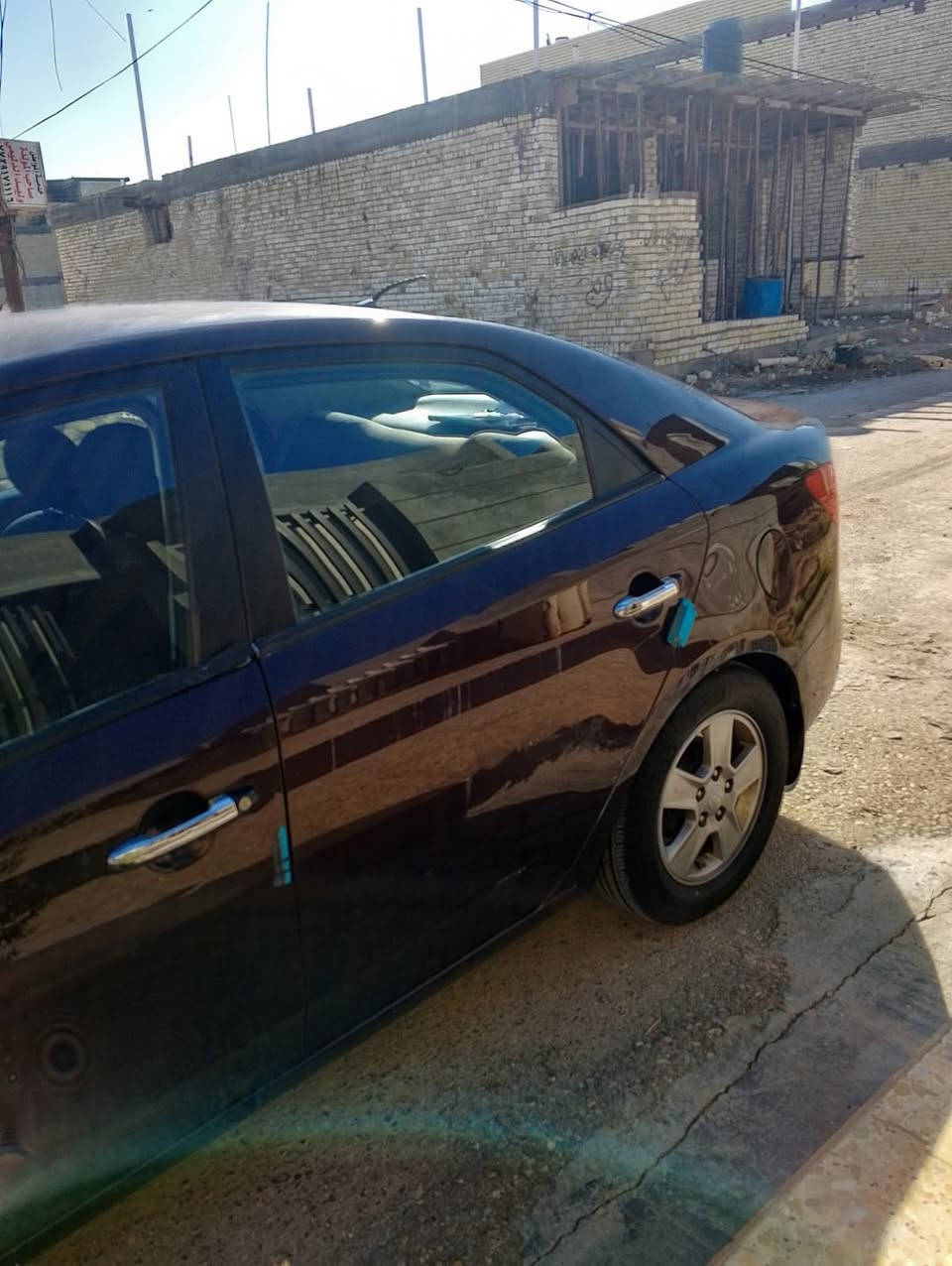 السلام عليكم
سيراتو للبيع موديل 2011
السياره خليجيه 
رقم سليمانيه جديد
السنوية بأسمي نافذه 
تبريد خير من الله 
صدر جديد زوج تايرات امامي جديد
القماره جارده بس يرادلها صبغ 
السياره بيها قطعتين صبغ 
تريد سونار ماكو مشكله
وشخوط بالباب خفيفات ميبينن
والباقي كفاله السعر ٩٣ وبيها مجال 
المكان بغداد سلمان باك المدائن
***********للأستفسار
