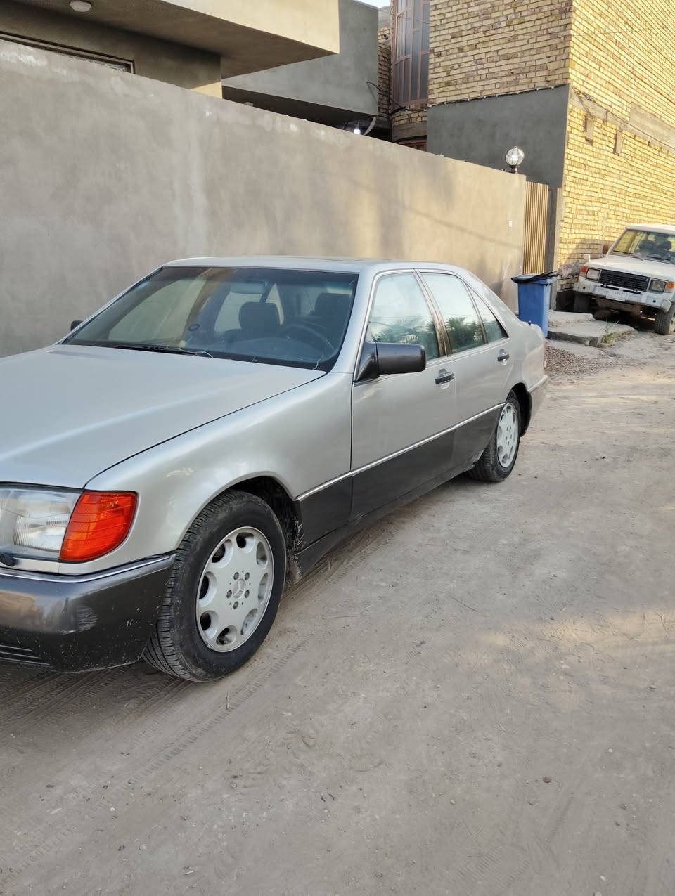 السلام عليكم
مارسيدس 92  رقم بغداد مشروع وطني باسمي سنوية للغاية 28 
كير ومكينة بالشرط مصبوغة عام للجماليه فتحةسقف وبرده وكهربائية كلها  شغالة مصبوغة عام 
السعر 85 ورقة  
للمعلومات الاتصال على الارقام 
***********
***********
