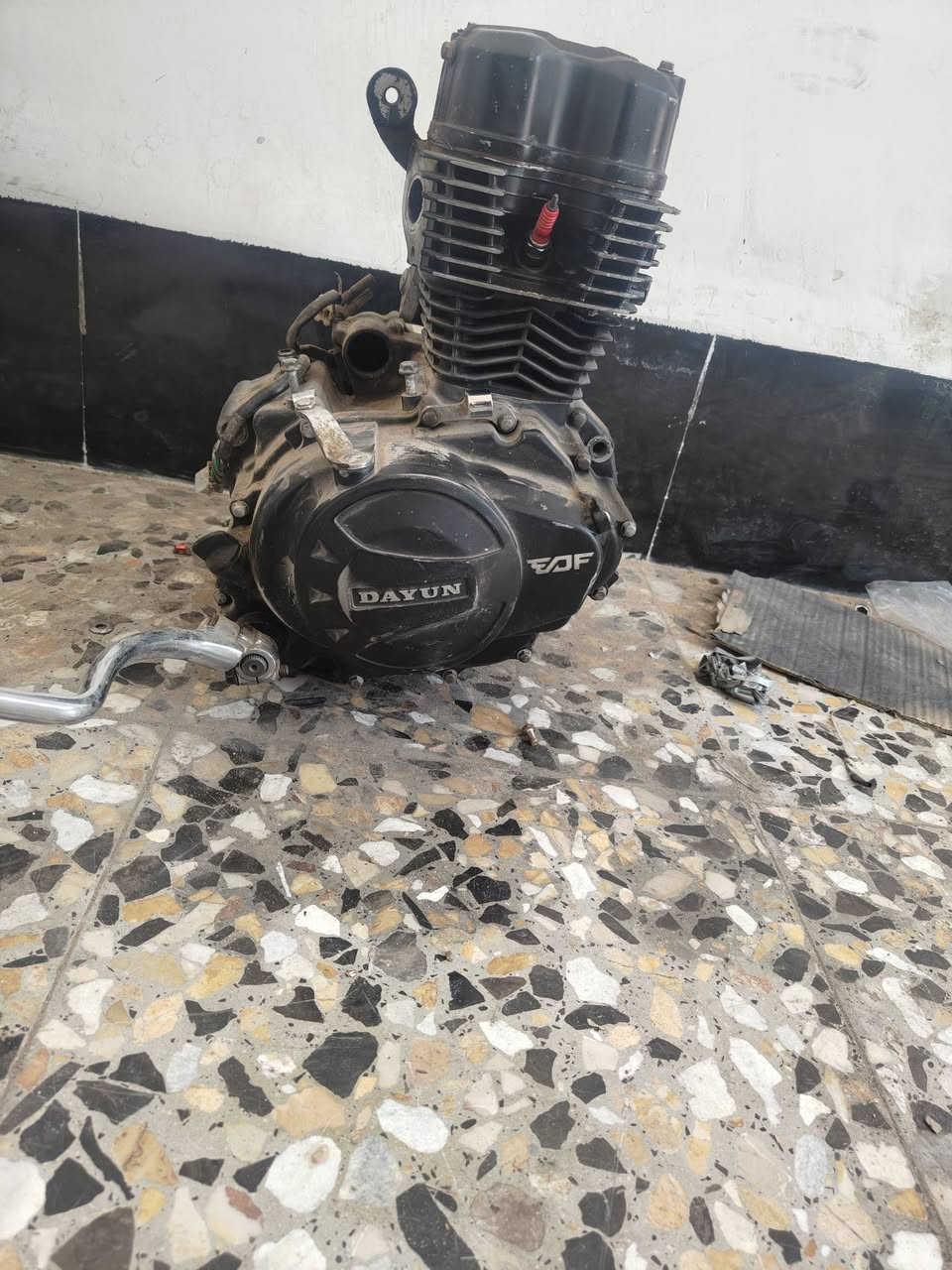 محرك دايون حجم 150 تجفيت جديد شرط الشغل السعر 150
عنوان كربلاء هاذة رقم راعية ‏‪0782 475 8438‬‏
