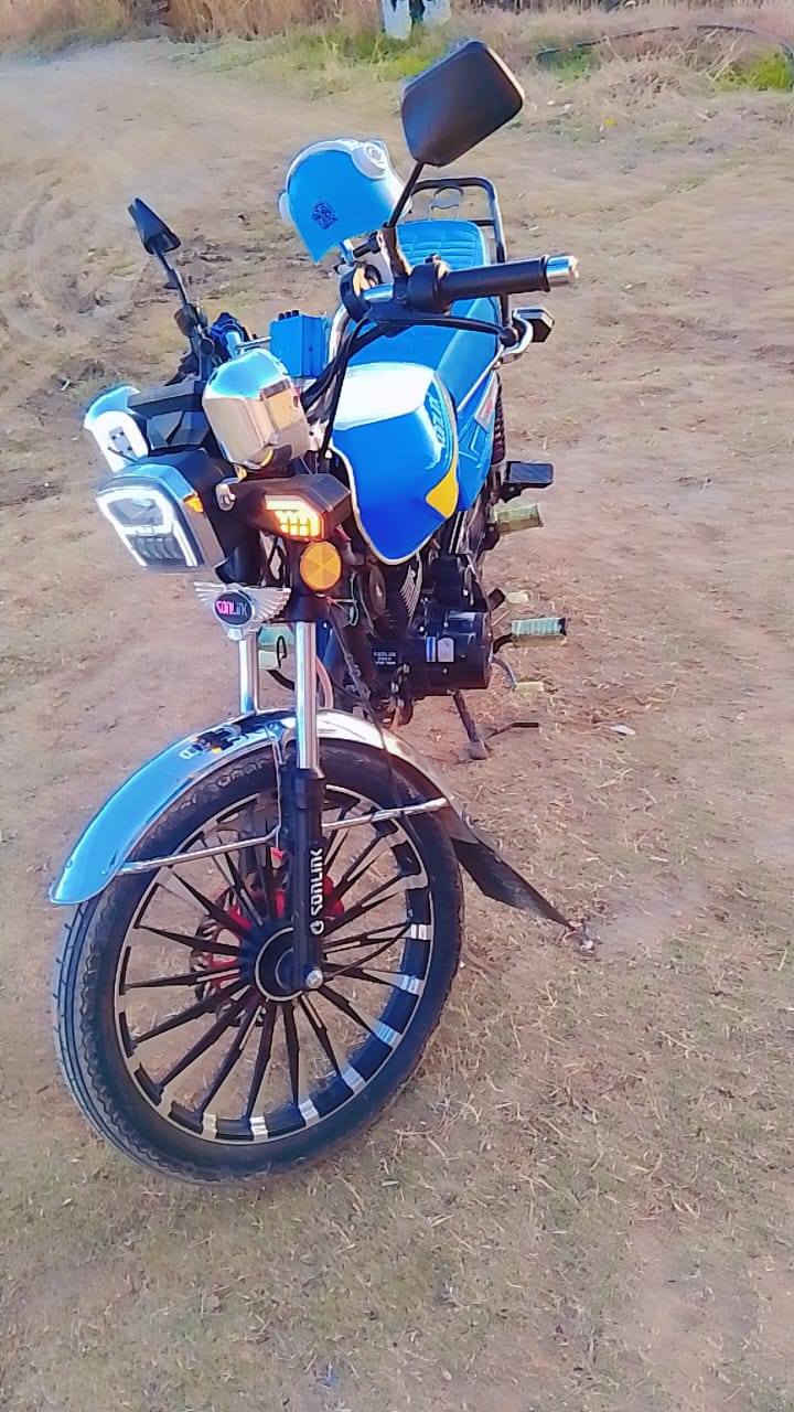 للبيع دراجه ايراني سولنك موديل ٢٥ مكينه ٢٠٠ سيسي مكفوله كفاله عامه  كير وممكينه خير من الله لا تنقيص ولا تبخير شلعه ومعدل أوراقه استنساخ مدفوعه گمرك  سعره ٨٥٠ وبيه مجال مكاني المحموديه ناحيه الرشيد 
رقمي ***********متواجد واتساب فقط
