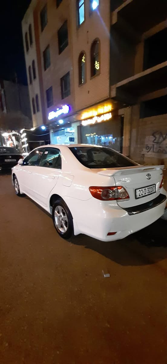 السلام عليكم كورلا موديل 12  خليجي
بيها باب خلفي وجاملغ صبغ بدون دواخل وبدون تبديل وباقي على وضع الشركة كبس كير مكينه تبريد تدفئة بلادي صدر جديد سيارة بأسمي سنويه جديده هزة جديده فحص معلومات أكثر اتصل ***********
