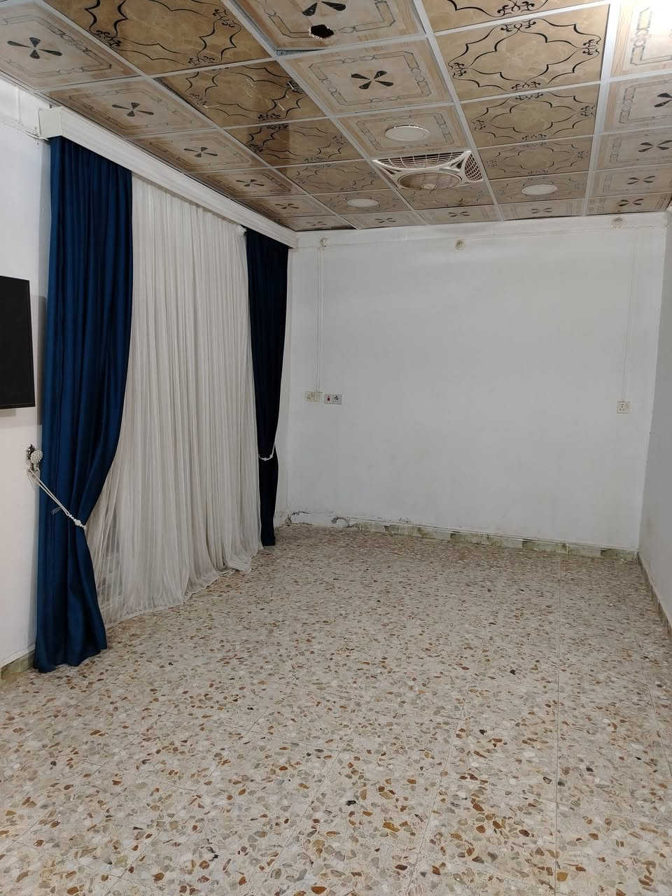 دار البيع طابو صرف المساحة 250 متر / طابقين
✅ 
✅العنوان نهايت شارع أسواق طيبه /🚗

✅خلف جامع الرحمن قرب مدرسه العبير /🏢
✅مكان مميز /

✅ كونكريت مسلح /
 
✅الواجهة 12  ونص / النزال  20/ ↔️

✅الطابق الأول /♻️
✅كراج سياره كبير /⭕
✅استقبال كبيره /🥇
✅صاله كبيره /♻️
✅غرفه نوم عدد 2 / كبيره /🥇
✅صحيات داخليه وخارجيه /🛂
✅الطابق الثاني /♻️
✅صاله كبيره /⭕
✅غرفه نوم عدد 2 /كبيره /⭕
✅سويت صحيات /🛂

✅مراجعة مكتب قصر الباشا للعقار /🚩

✅العنوان المكتب شارع أسواق طيبه /🚩
✅مجاور أسواق دجله /🪙

✅الاتصال على الرقم *********** / وتفاصيل /☎️📞📞📞📞📞📞
-----------------------------------------------------------
