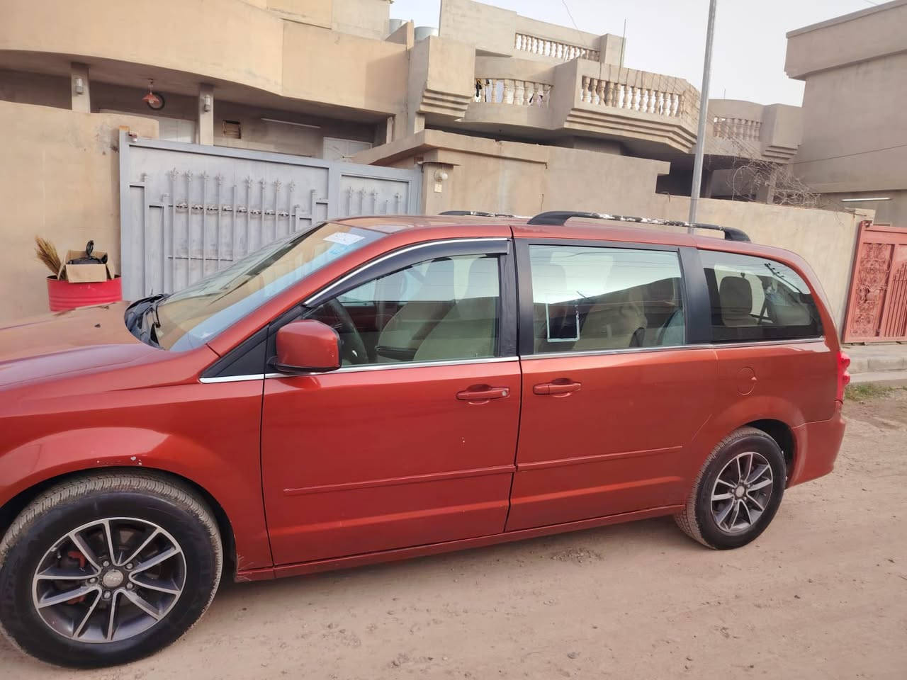 دوج كرفان موديل 2012 جاهزه ع أخر حبايه رقم بغداد دولي جديد هزه جديدة شرط التحويل 7 راكب ثلاث قطع تبريد كير محرك تدفئة تبريد صدر كله شرط بيها مكانات صبغ أبيع احزام قماره وتكم قطره صبغ مابيهن فقط قبق الصندوك بي معجون حك شبر للامانه السعر 125 وبيها مجال قليل مراوس يرهم حسب القناعة سيارة عائلية خطوط طلاب سيارة فول مواصفات باب سلايت كهربائي
للاتصال ***********
